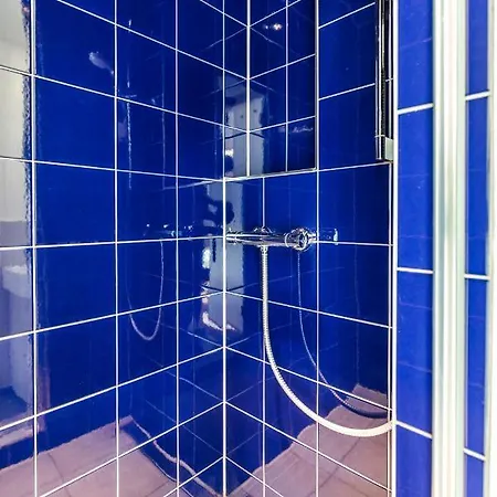 بيت شباب - Youth *