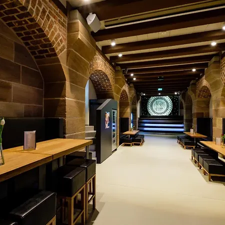 بيت شباب - Youth