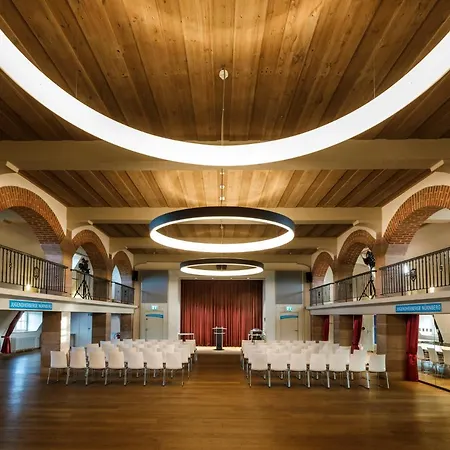 بيت شباب - Youth *