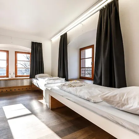 بيت شباب - Youth *