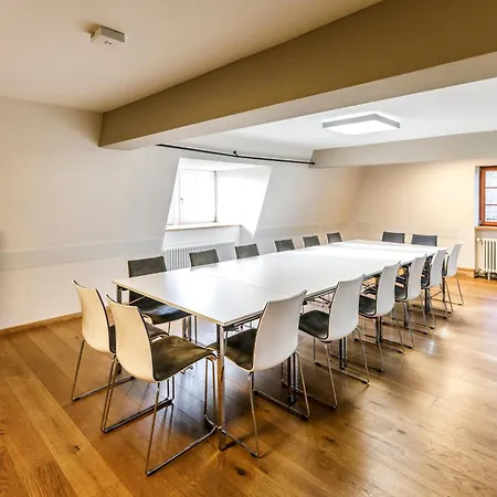 بيت شباب - Youth